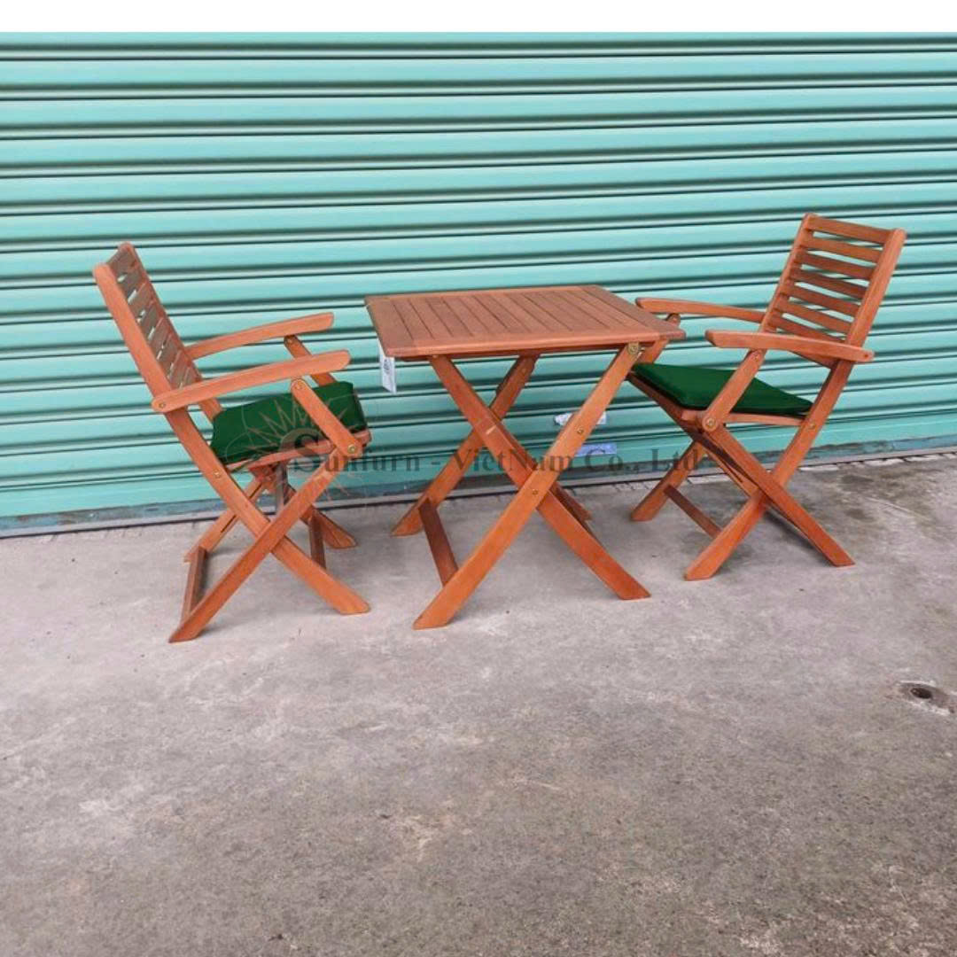 combo-ban-ghe-ngoai-troi-gap-xep-a702-sunfurn-1-ban-go-vuong-70cm-2-ghe-go-xep-co-tay-vin-bo-ban-ghe-cafe-go-ngoai-troi-nho-gon